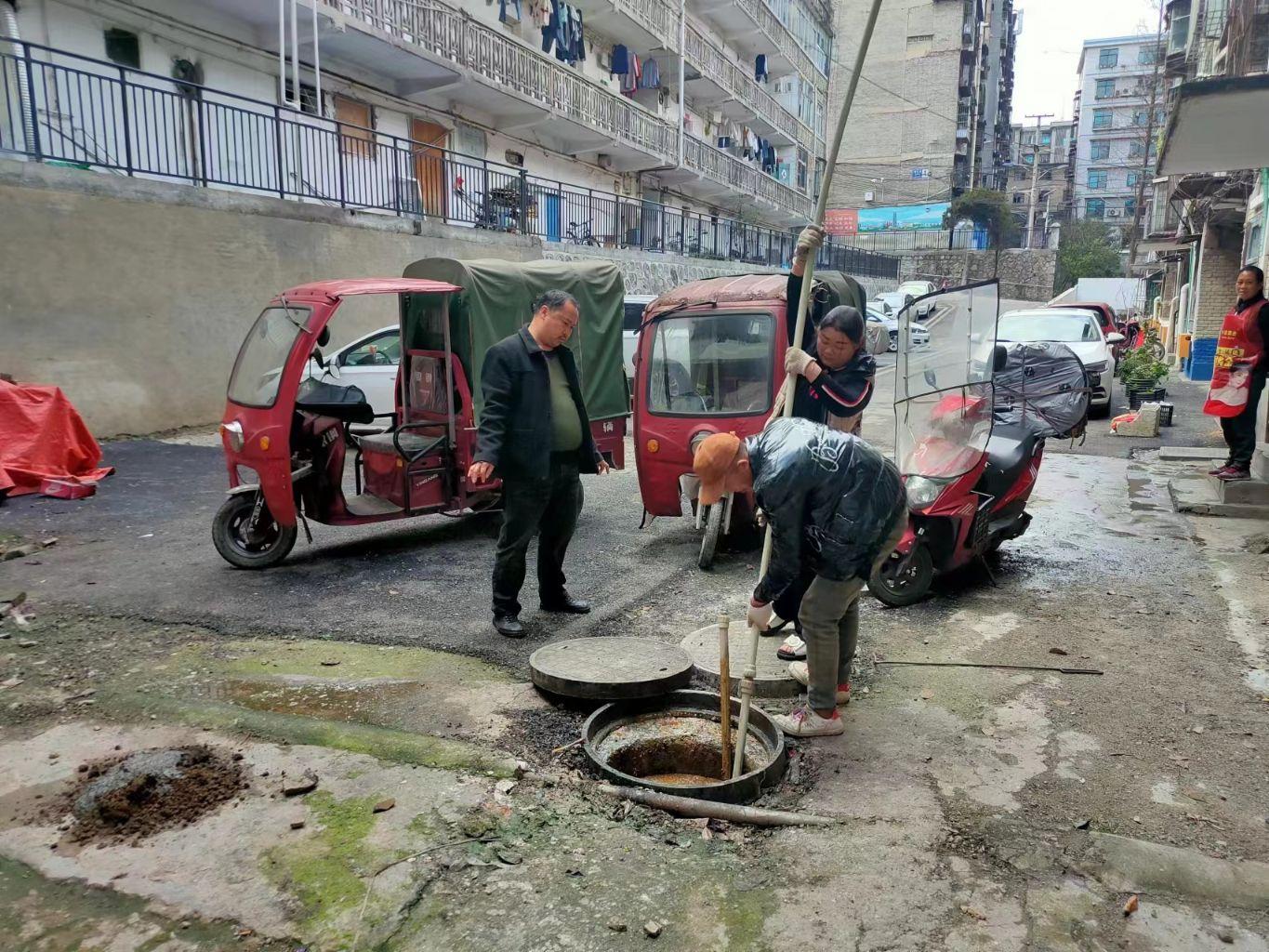 24小时守护:石柱化粪池与隔油池的清洁传奇